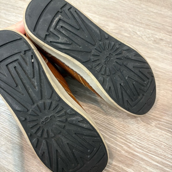 UGG Australia Brown Women's Garrin High Top Sneaker Shearling Booties 9 EU 40.5 - Picture 6 of 10